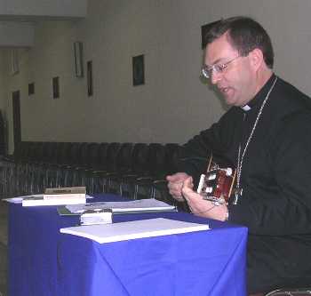 El Obispo entre nosotros