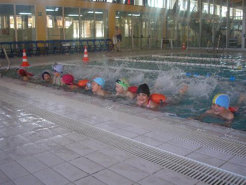 En la piscina