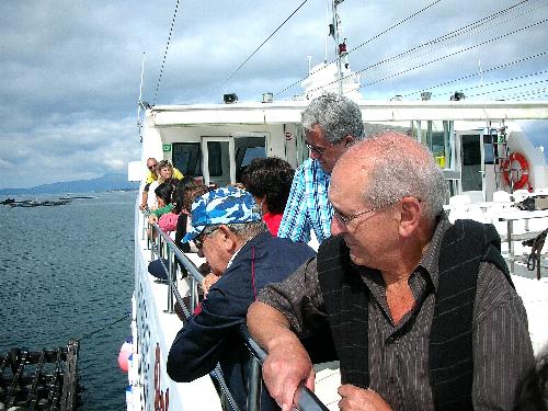 Observando los trabajos en las bateas