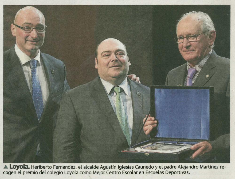 Momento de la entrega del premio